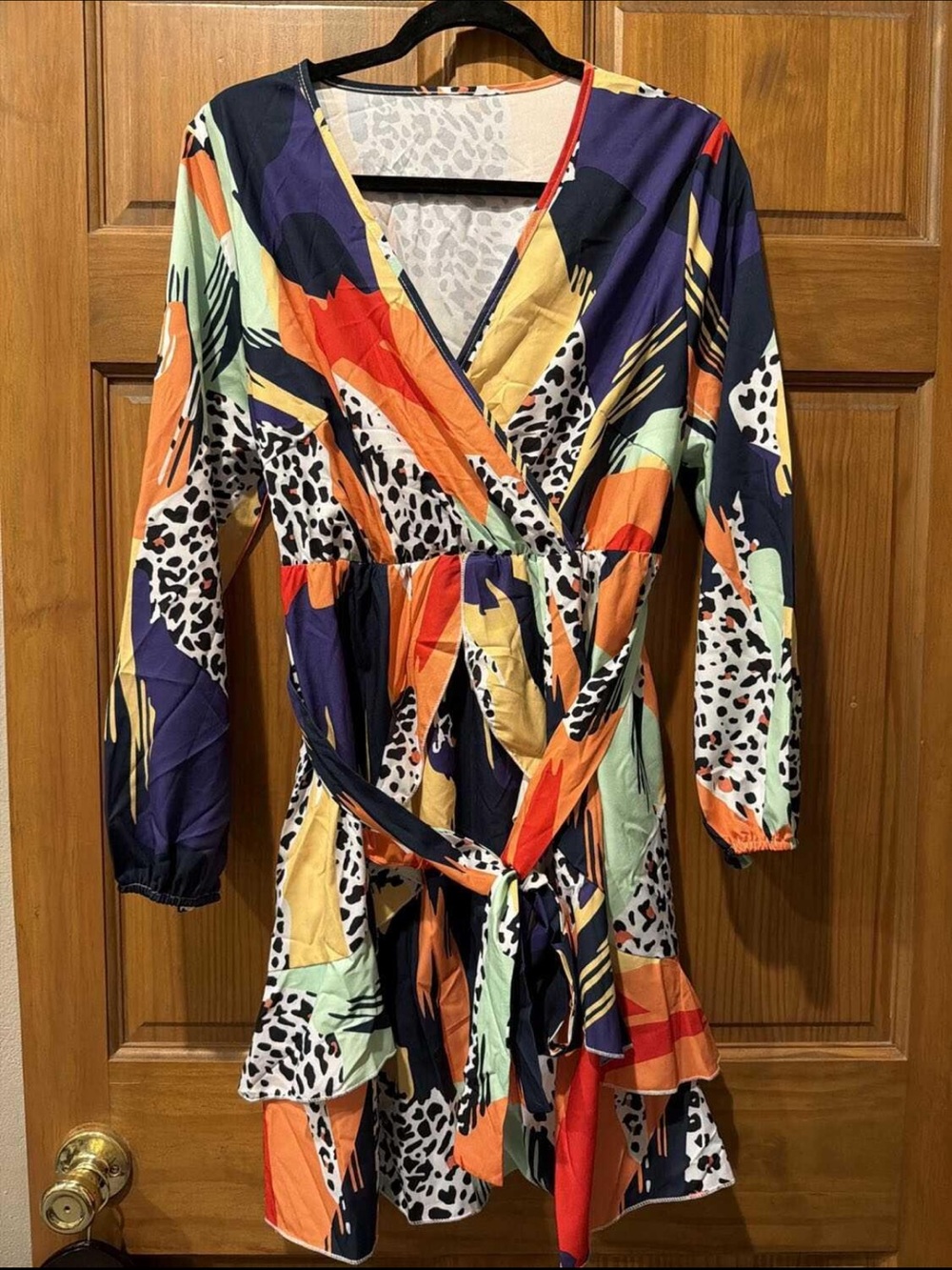 NWOT! Sz M-L Colorful Abstract Wrap Dress with Tie Waist